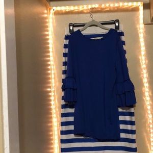 *Set skirt and shirt*